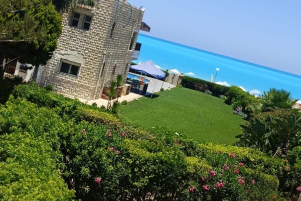 فيلا على البحر مارينا1